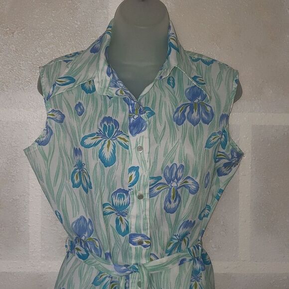 Vintage Kmart Floral Button Down Sleeveless Top - Picture 2 of 6